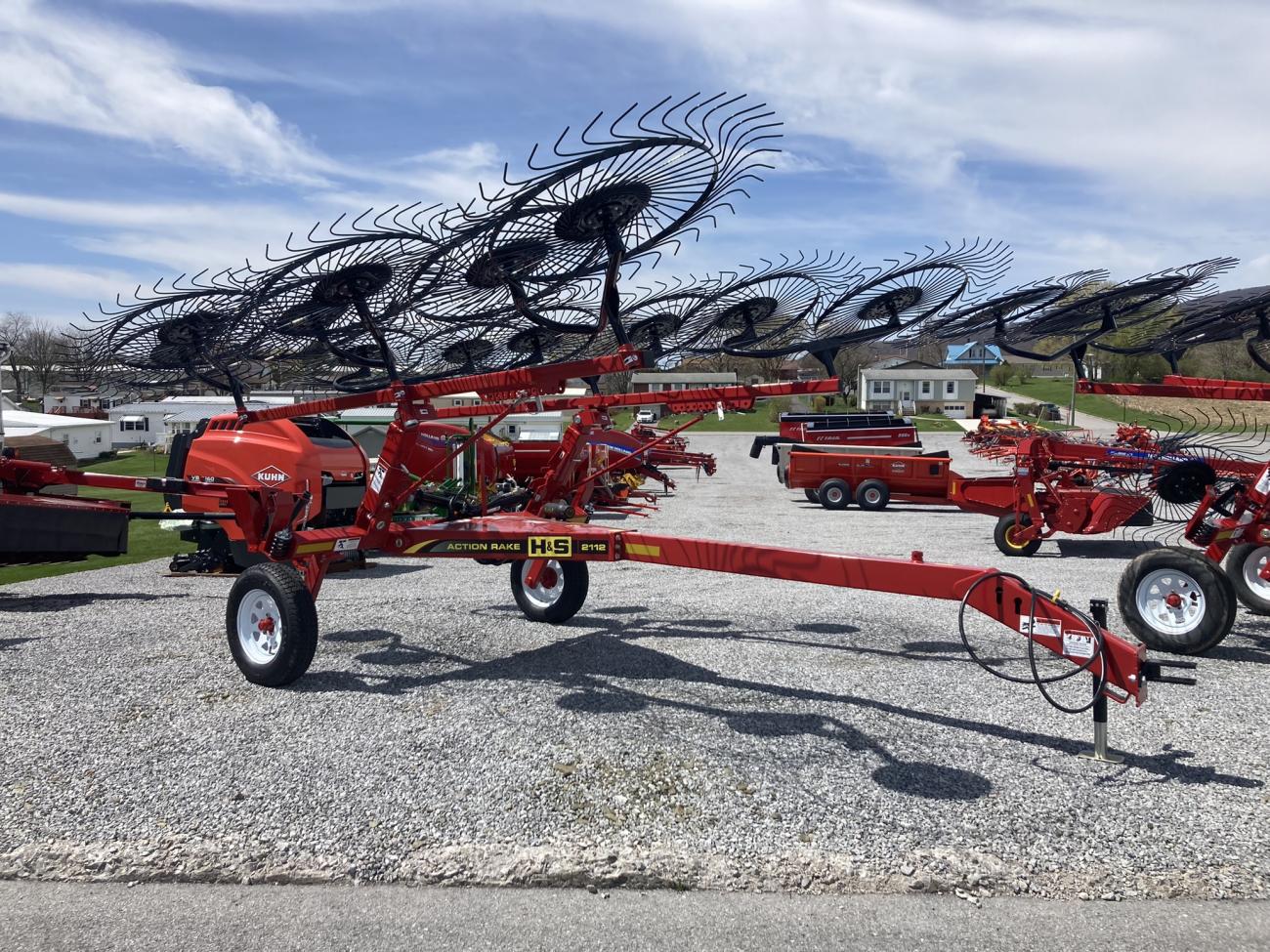 2022 H&S AR2112 12-WHEEL RAKE
