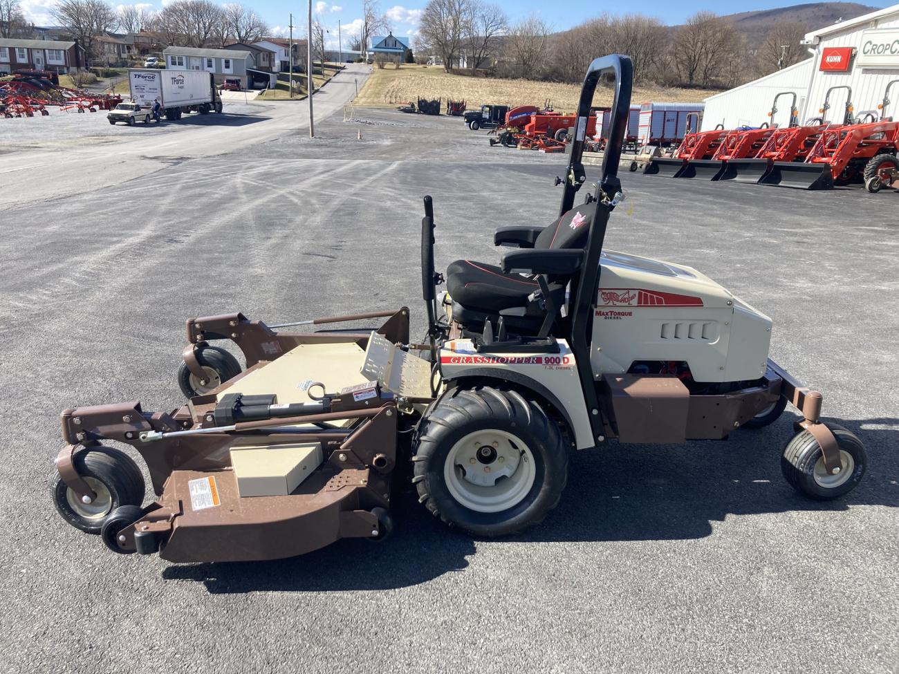 2024 GRASSHOPPER 900D
