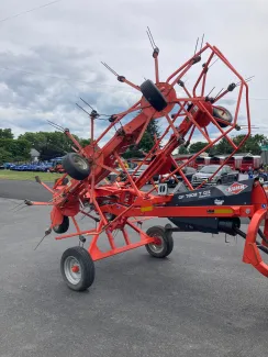 2016 KUHN GF7802T GII - Front Right