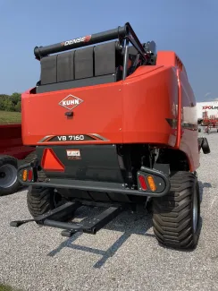 2022 KUHN VB7160