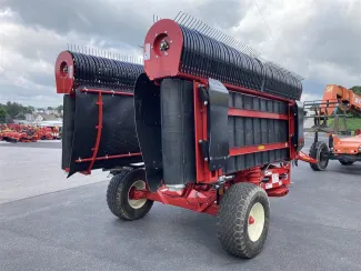 2023 H&S 6128 TWIN-FLEX HAY MERGER - Back Right