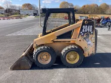 MUSTANG 2040 SKID-STEER