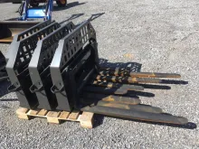SKID-STEER PALLET FORKS 4,000 LB CAPACITY